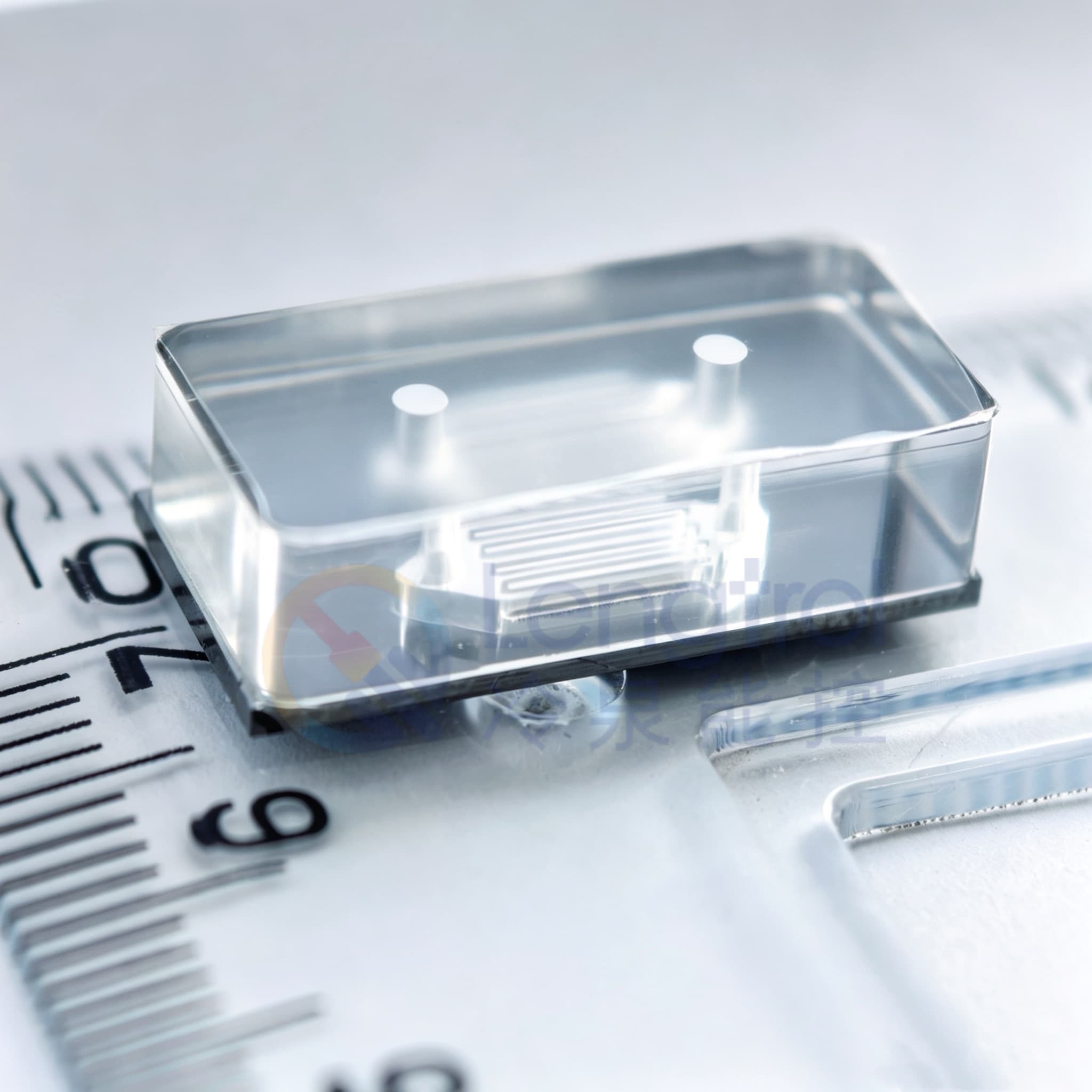 冷泉能控芯片直接液冷实拍图